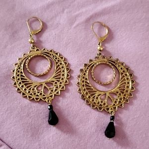 Gold dangle earrings lowest price.